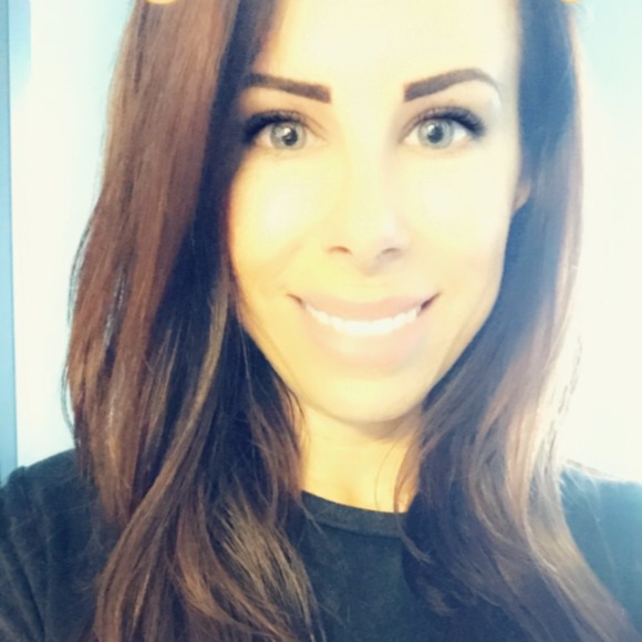 Meet your Posher, Christina - Picture 1 of 1